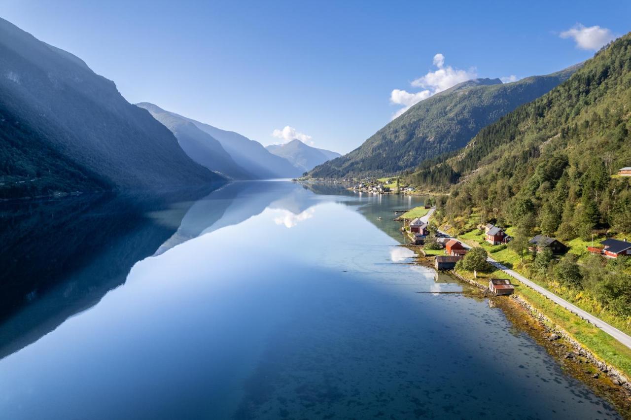 Cabin Alongside The Beautiful Fjaerlandsfjord Ngoại thất bức ảnh