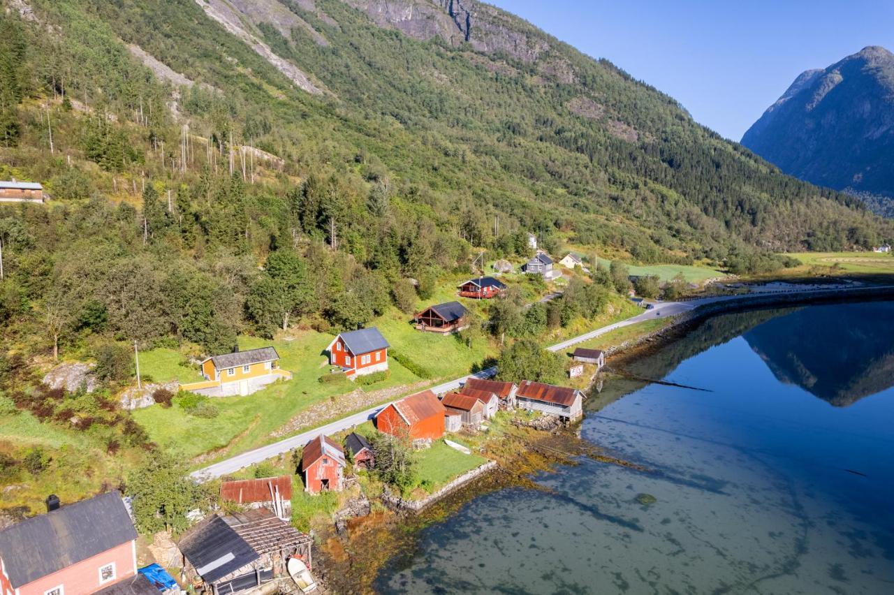 Cabin Alongside The Beautiful Fjaerlandsfjord Ngoại thất bức ảnh
